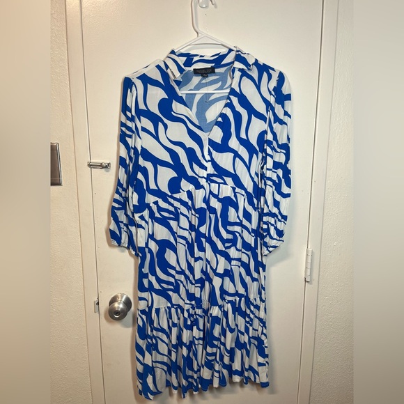 Blue and white dress - Picture 1 of 3